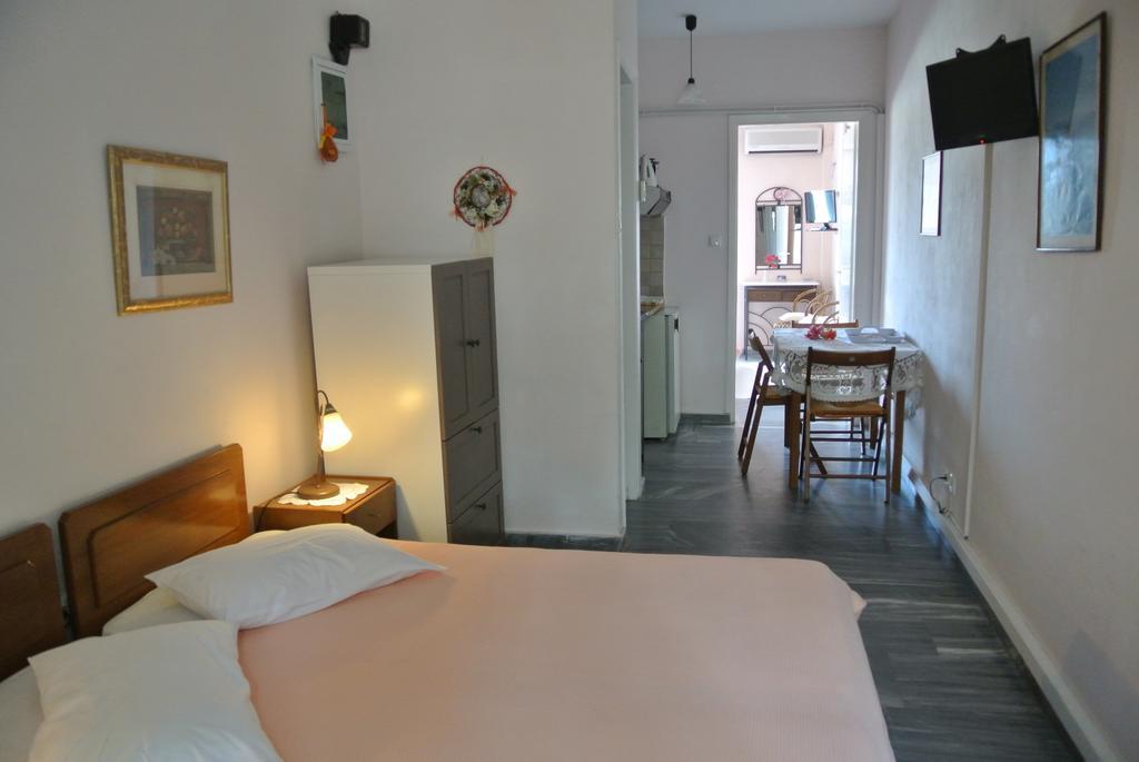 Meltemi Aparthotel Batsíon Exteriör bild