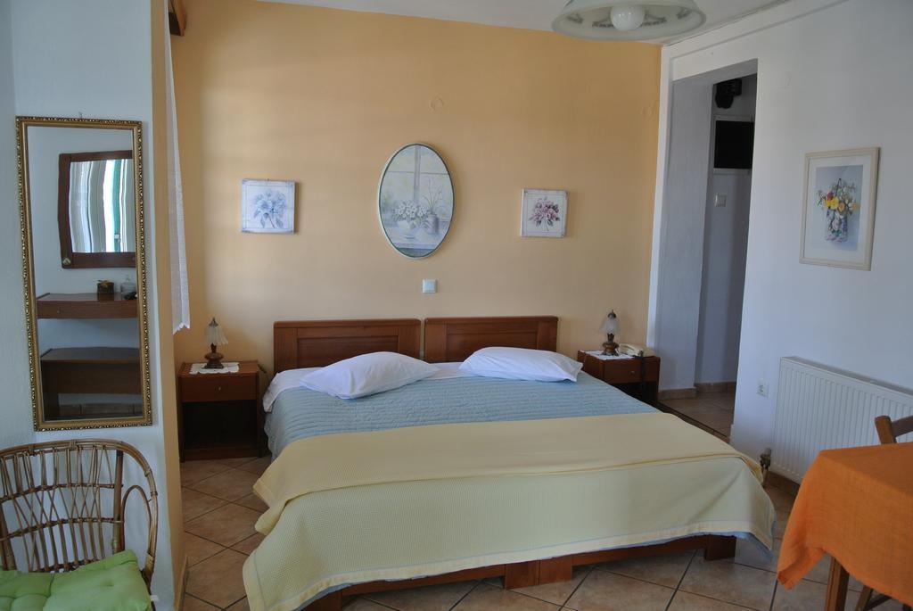 Meltemi Aparthotel Batsíon Exteriör bild
